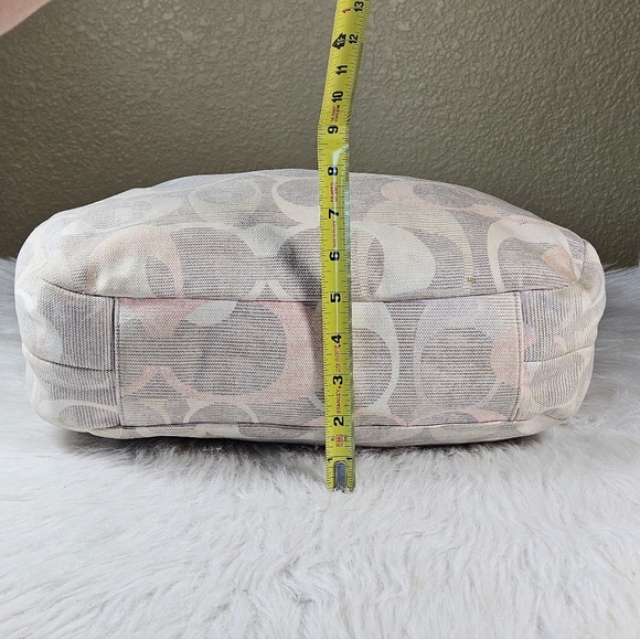 Coach Soho Optic Lynn Light Pastel Signature Canvas Gray Leather Trim Hobo Bag - Picture 4 of 16